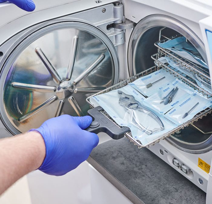 Rękawy do sterylizacji vs torebki do sterylizacji – co wybrać?