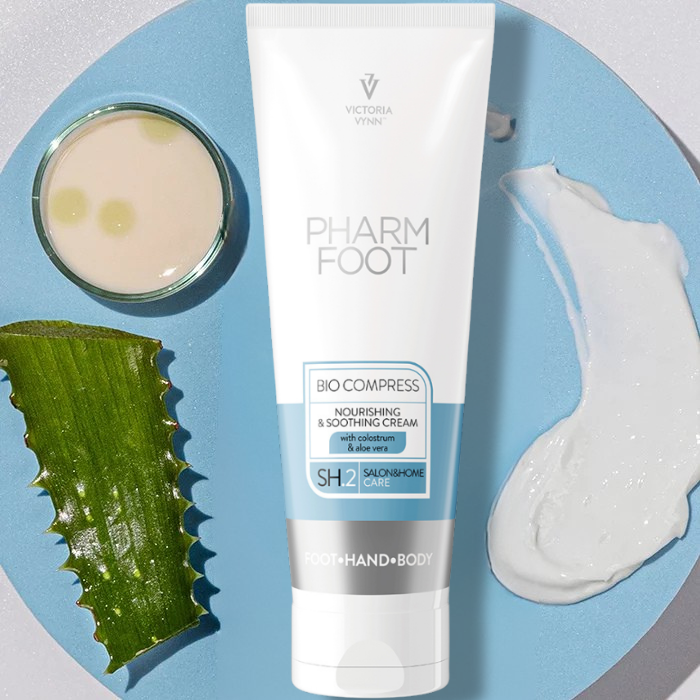 krem odzywczo kojacy z colostrum i aloesem pharm foot 2